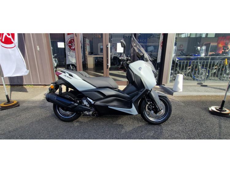 YAMAHA XMAX 300 Tech Max