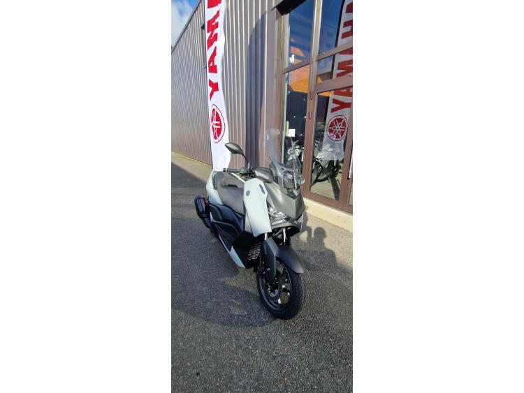 YAMAHA XMAX 300 Tech Max